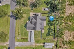1305 British Drive photo 4