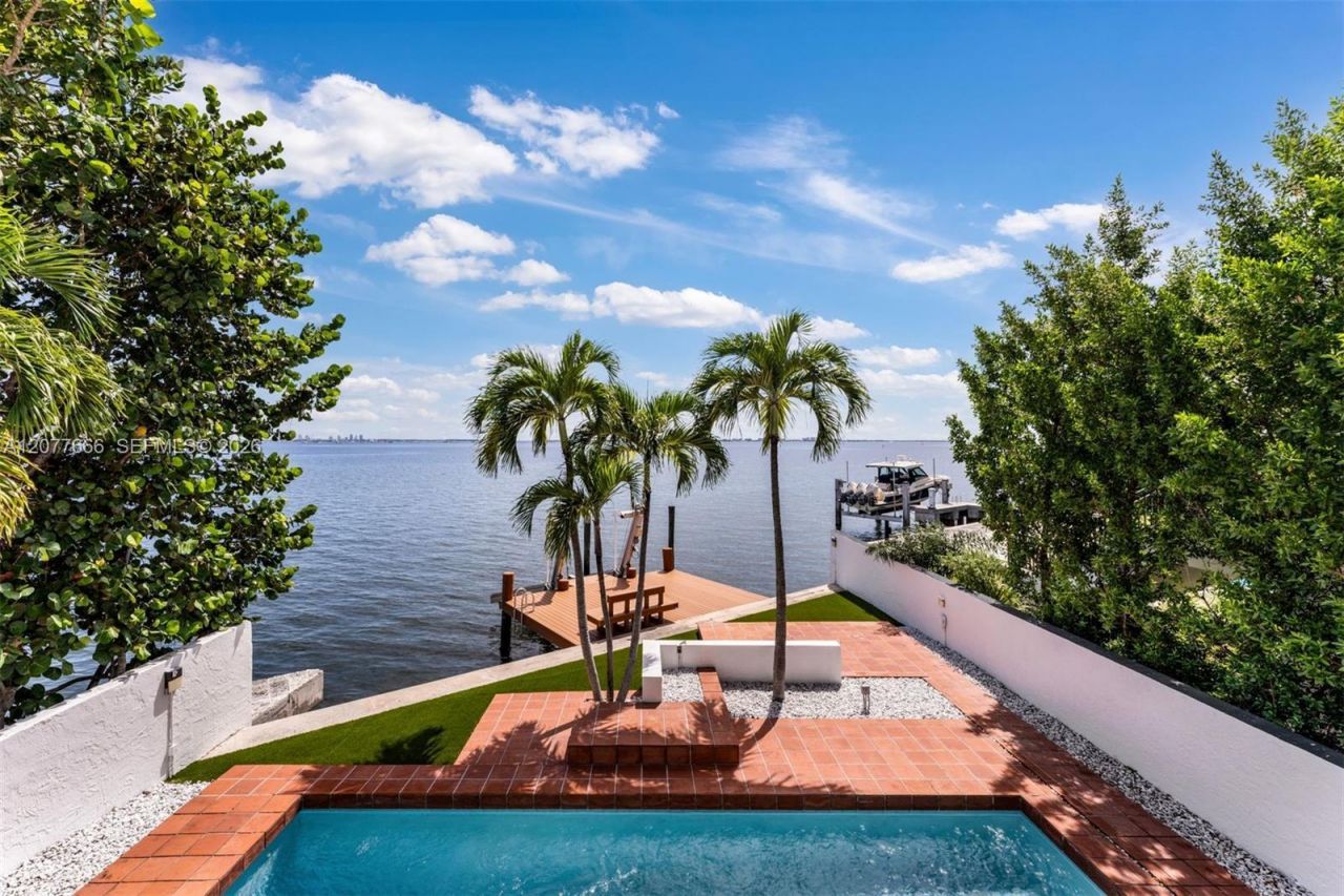 3499 N Prospect Dr, Miami, FL 33133 Photo