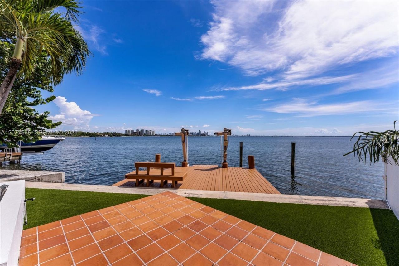 3499 N Prospect Dr, Miami, FL 33133 Photo