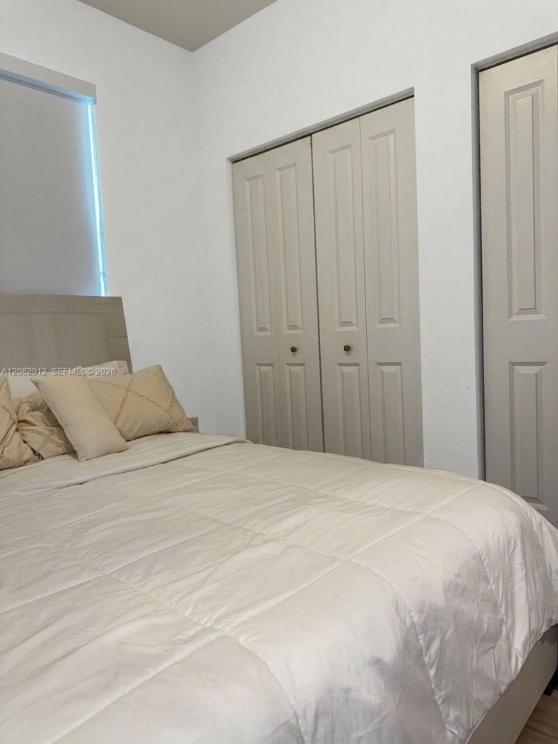 11449 W 34th Ln , Hialeah, FL 33018 Photo