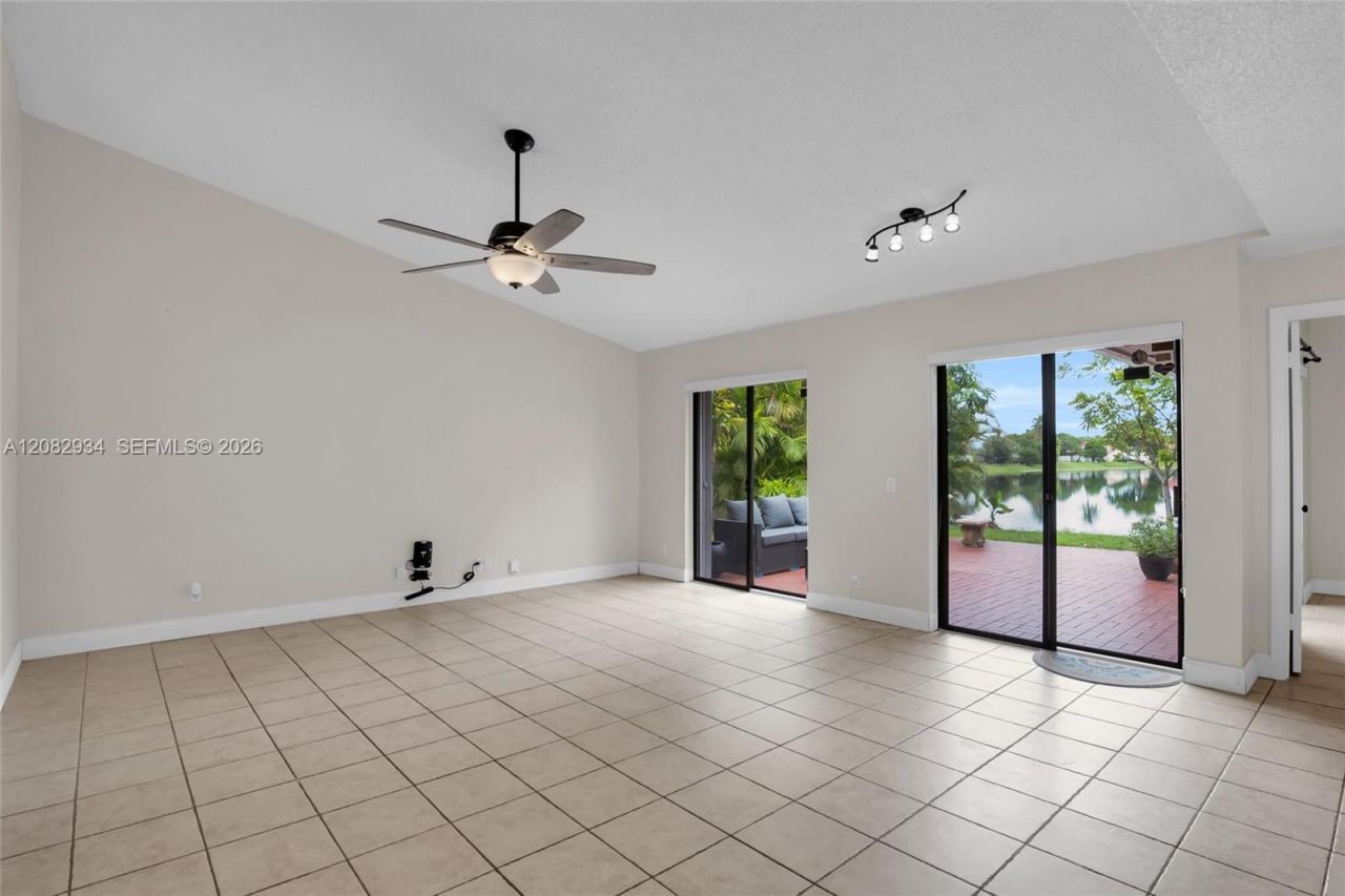 17624 NW 63rd Ct , Hialeah, FL 33015 Photo