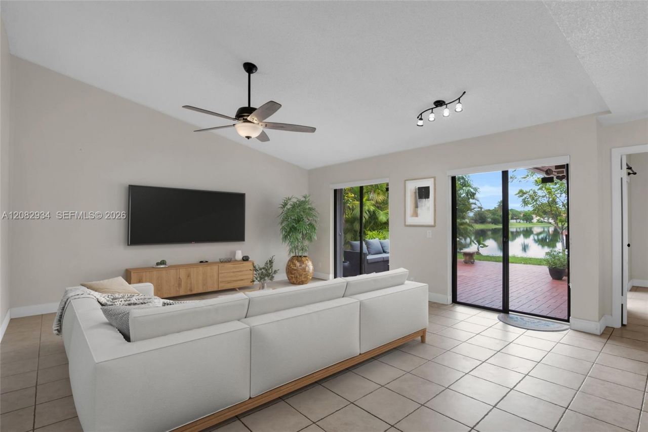 17624 NW 63rd Ct , Hialeah, FL 33015 Photo