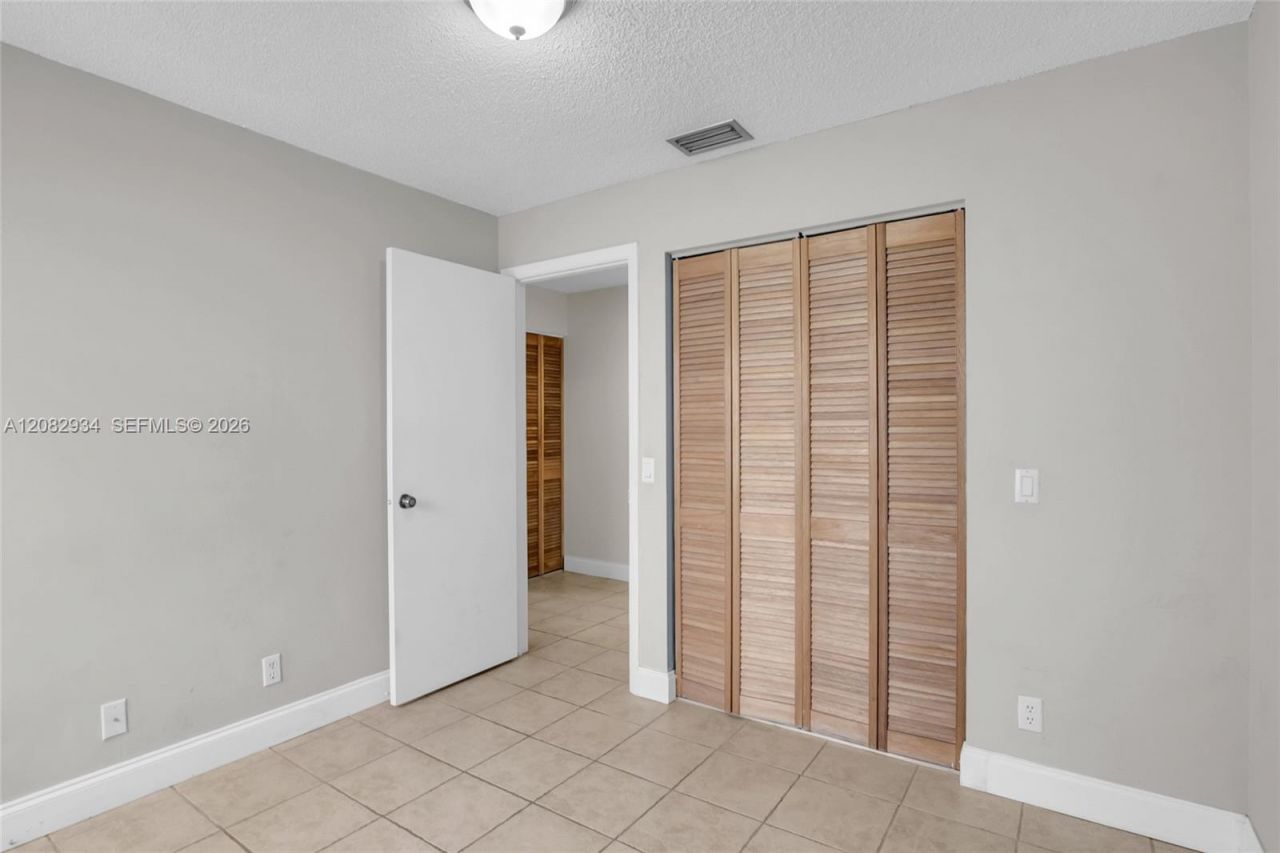 17624 NW 63rd Ct , Hialeah, FL 33015 Photo