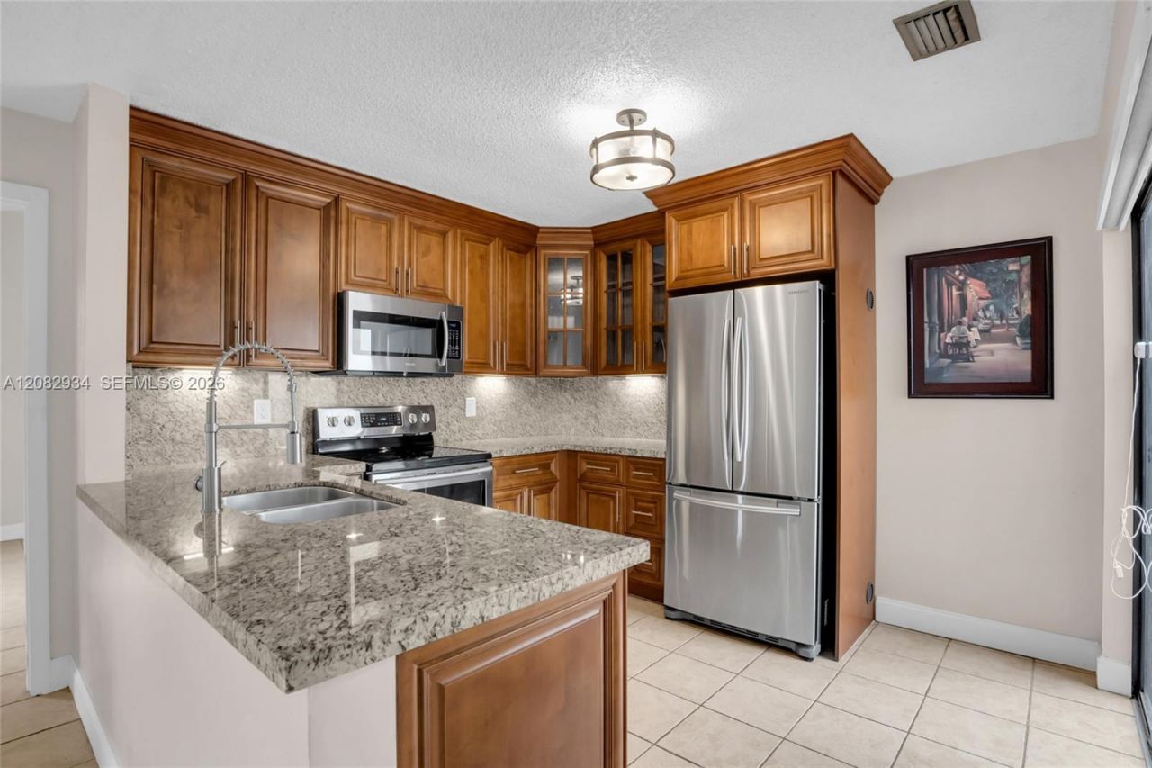 17624 NW 63rd Ct , Hialeah, FL 33015 Photo