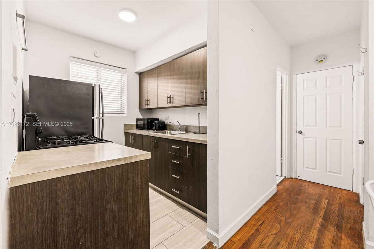 7340 Harding Ave, Unit 11, Miami Beach, FL 33141 Photo