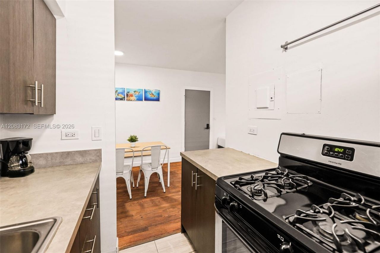7340 Harding Ave, Unit 11, Miami Beach, FL 33141 Photo