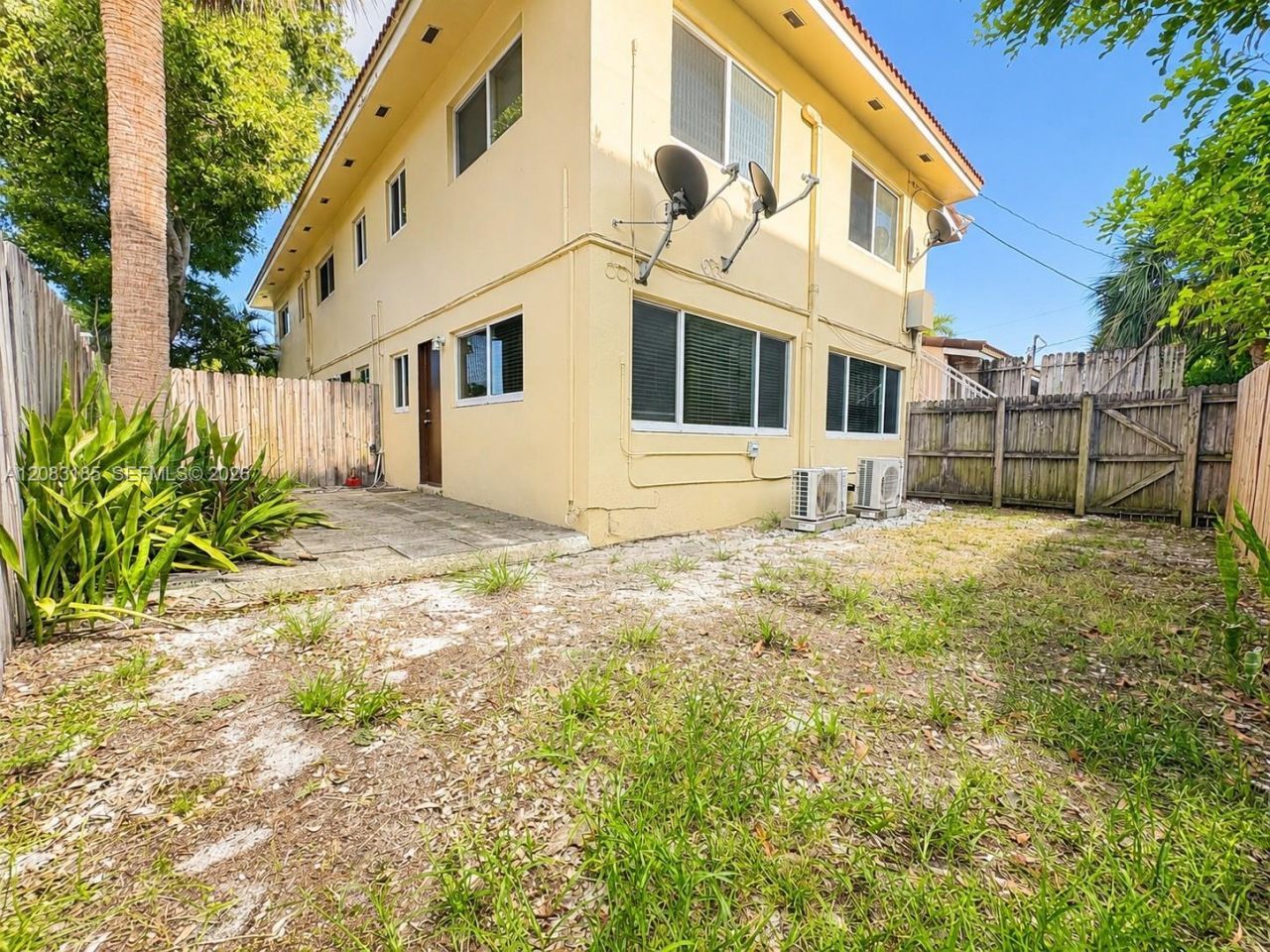 2901 Middle River Dr, Unit 5, Fort Lauderdale, FL 33306 Photo