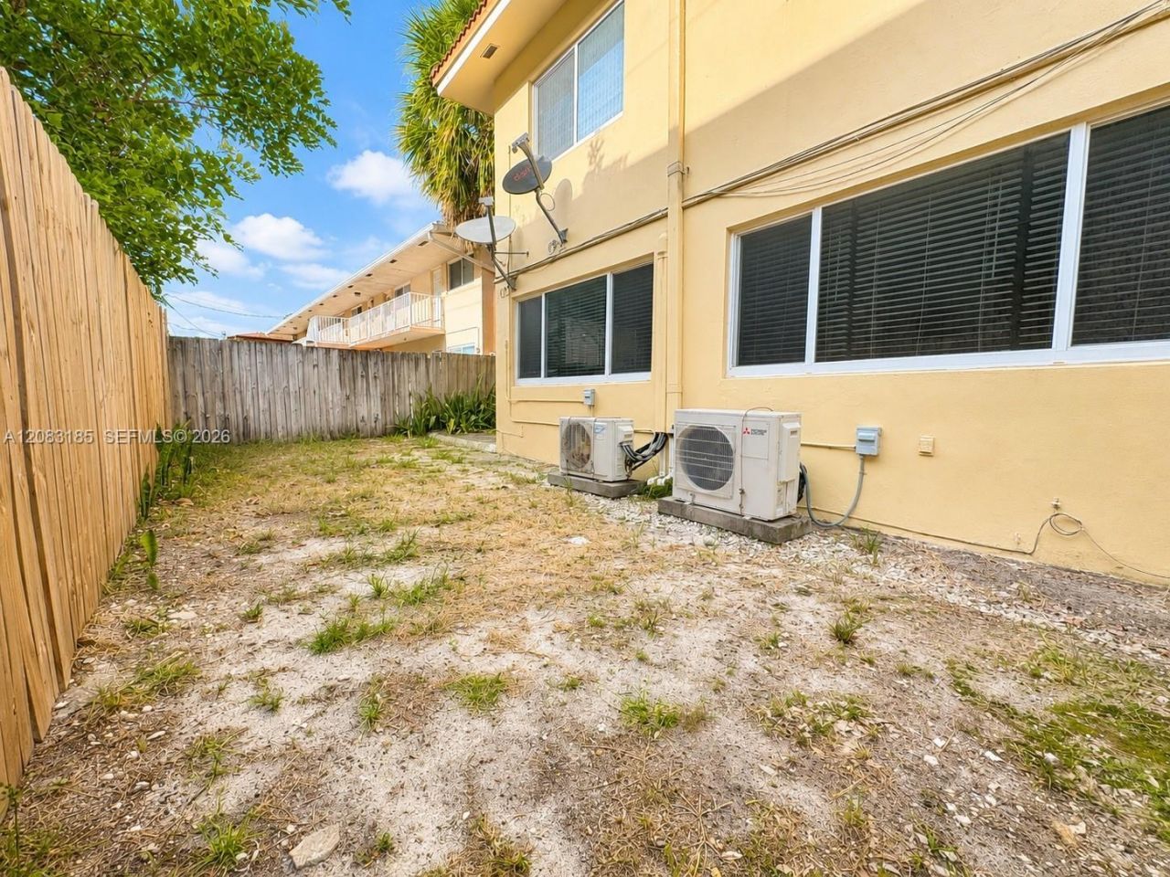 2901 Middle River Dr, Unit 5, Fort Lauderdale, FL 33306 Photo