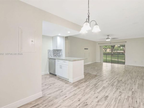 7925 SW 86th St , Unit #903, Miami, FL 33143