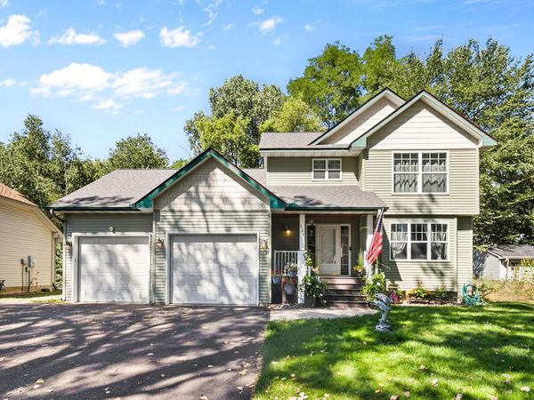 379 Wheelock Parkway E, Saint Paul, MN 55130