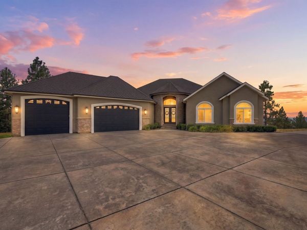 11024 N Lookout View Ln, Newman Lake, WA 99025
