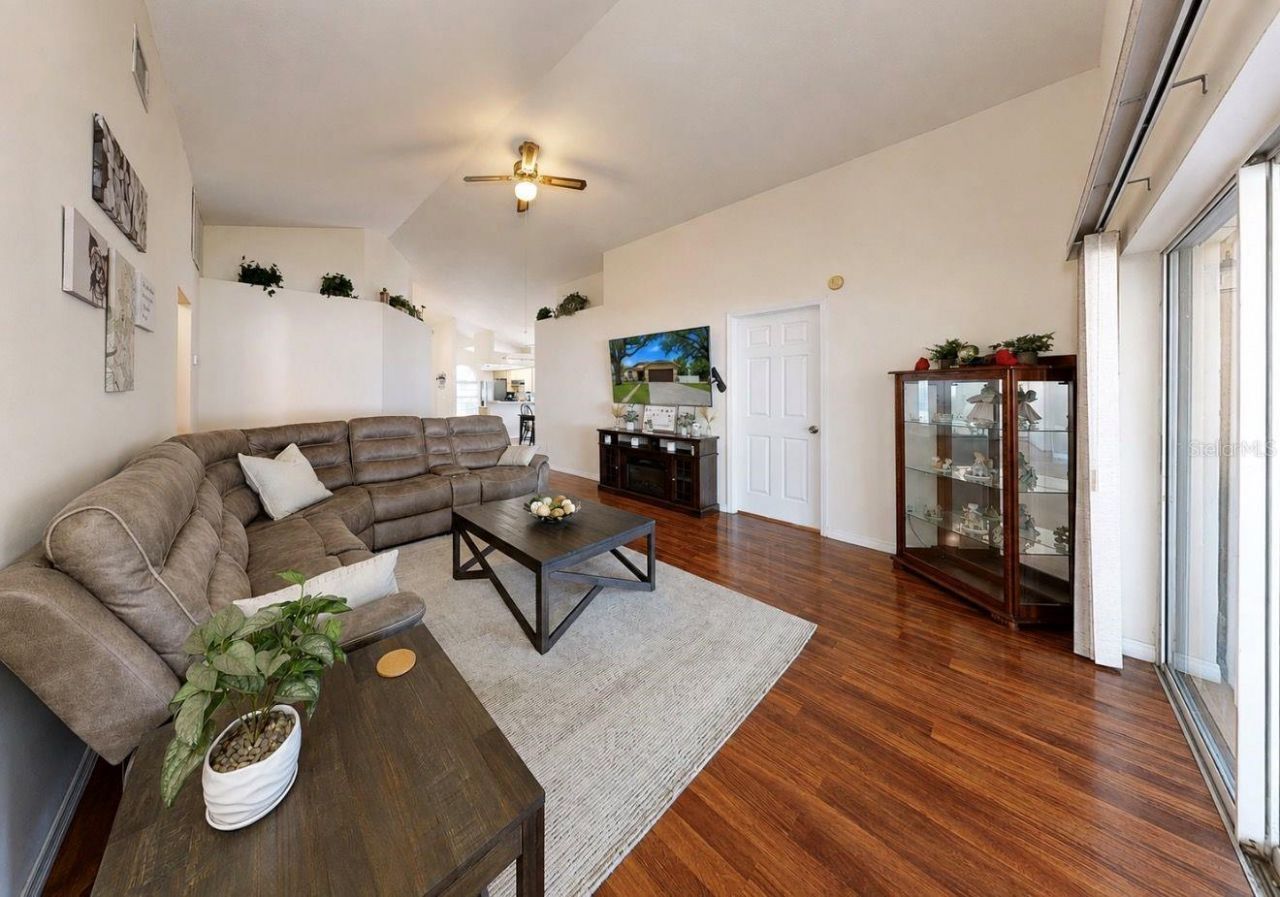 1302 Brahma Drive, Valrico, FL 33594 Photo