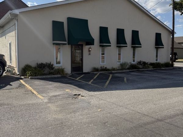 15 N Locust Street, Pinckneyville, IL 62274