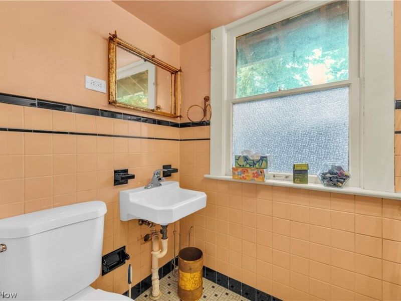17406 Nottingham Road, Cleveland, OH 44119 Photo 17