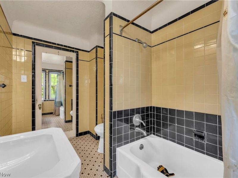 17406 Nottingham Road, Cleveland, OH 44119 Photo 26