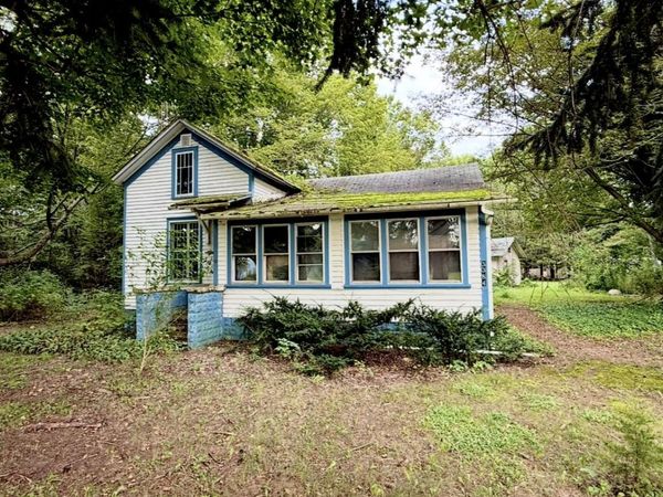 3384 Riverside Road, Benton Harbor, MI 49022