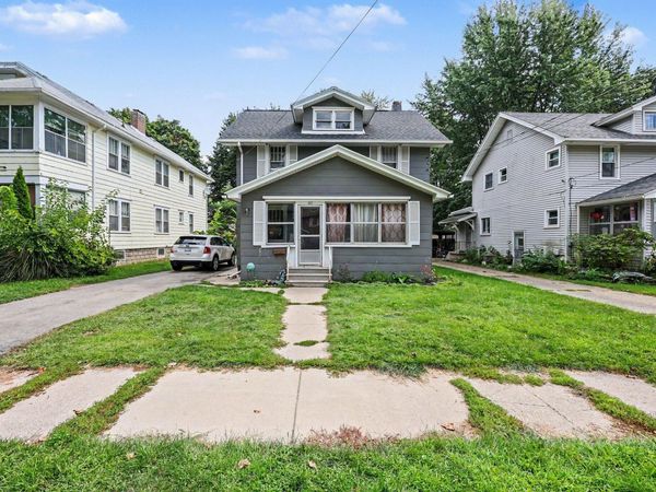 607 S Grinnell Street, Jackson, MI 49203