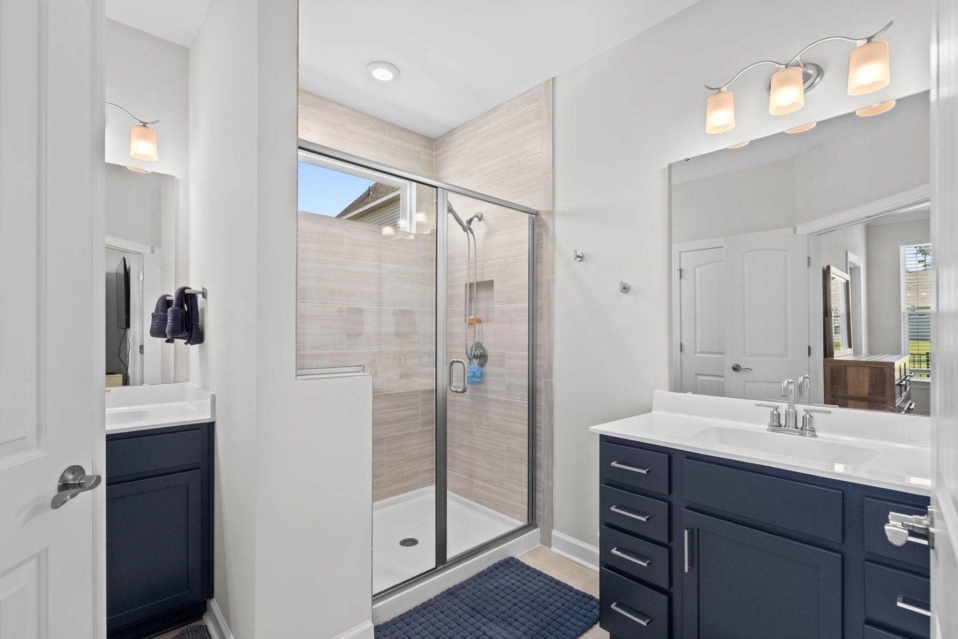 843 Cascade Loop Photo 29
