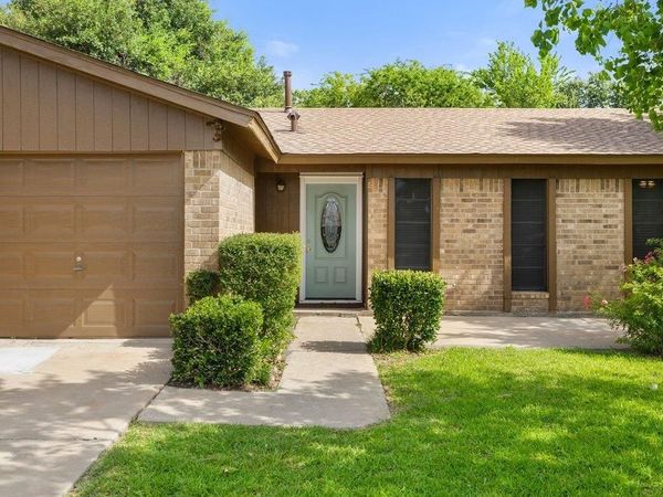 704 Brookwood CIR, Taylor, TX 76574