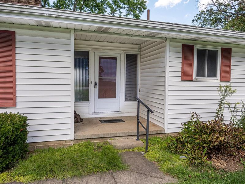 756 Ridgewood Drive, Coshocton, OH 43812 Photo 4