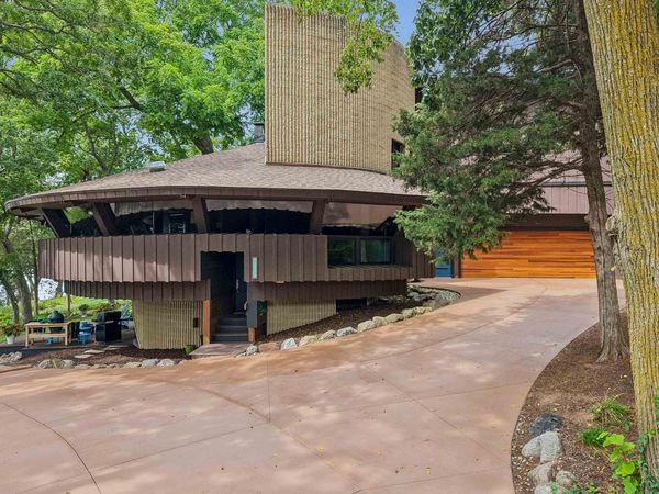 W9225 Ripley Road, Cambridge, WI 53523