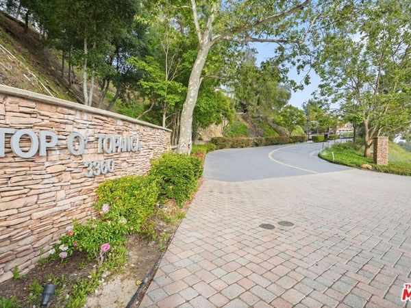 124 Pueblo Lane, Topanga, CA 90290