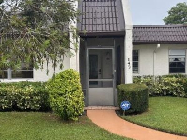 143 S LAKE SUSAN Drive S, Unit 143, West Palm Beach, FL 33411