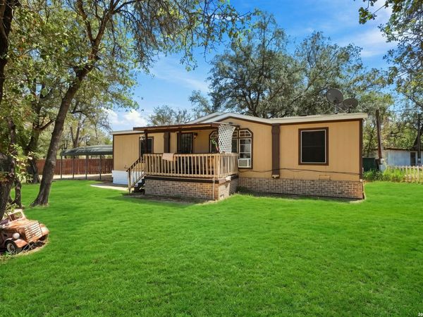 80 Michael Rd, Poteet, TX 78064