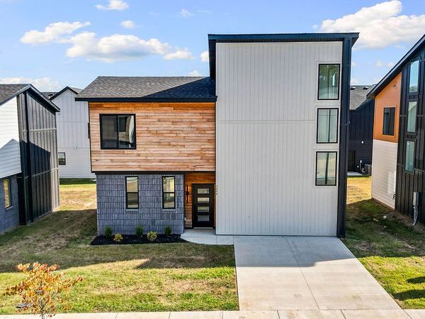 2604 W Bonnie Lane, Rogers, AR 72758