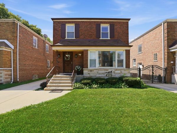 8132 S Phillips Avenue, Chicago, IL 60617