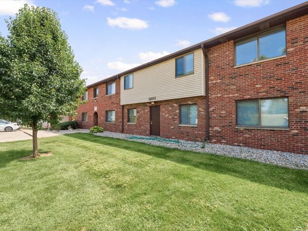 1203 Clifford Drive , Unit 7, Urbana, IL 61802