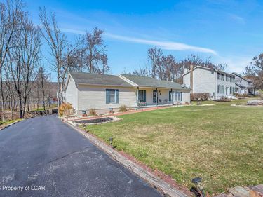 60 Lakeview Drive, Mountain Top, PA 18707