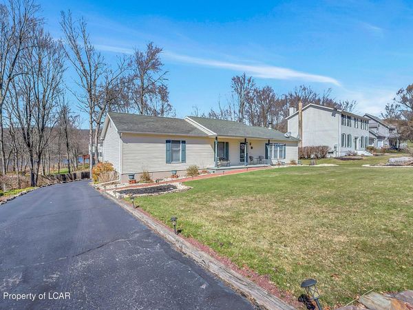 60 Lakeview Drive, Mountain Top, PA 18707