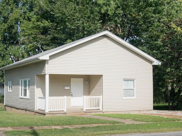 921 S 14TH Street, Herrin, IL 62948
