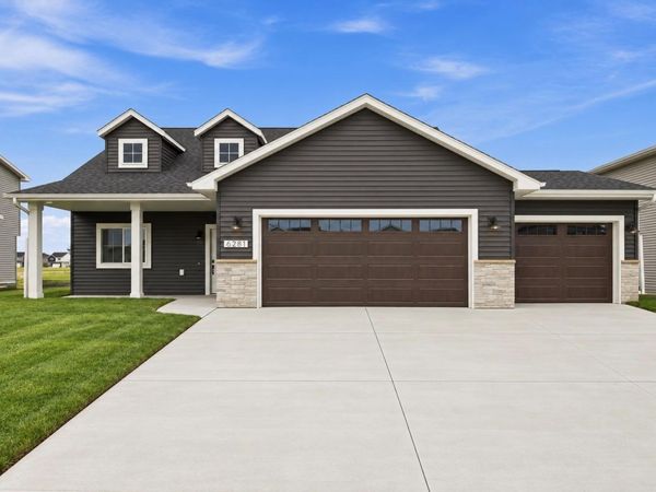 6281 86th Avenue S, Horace, ND 58047