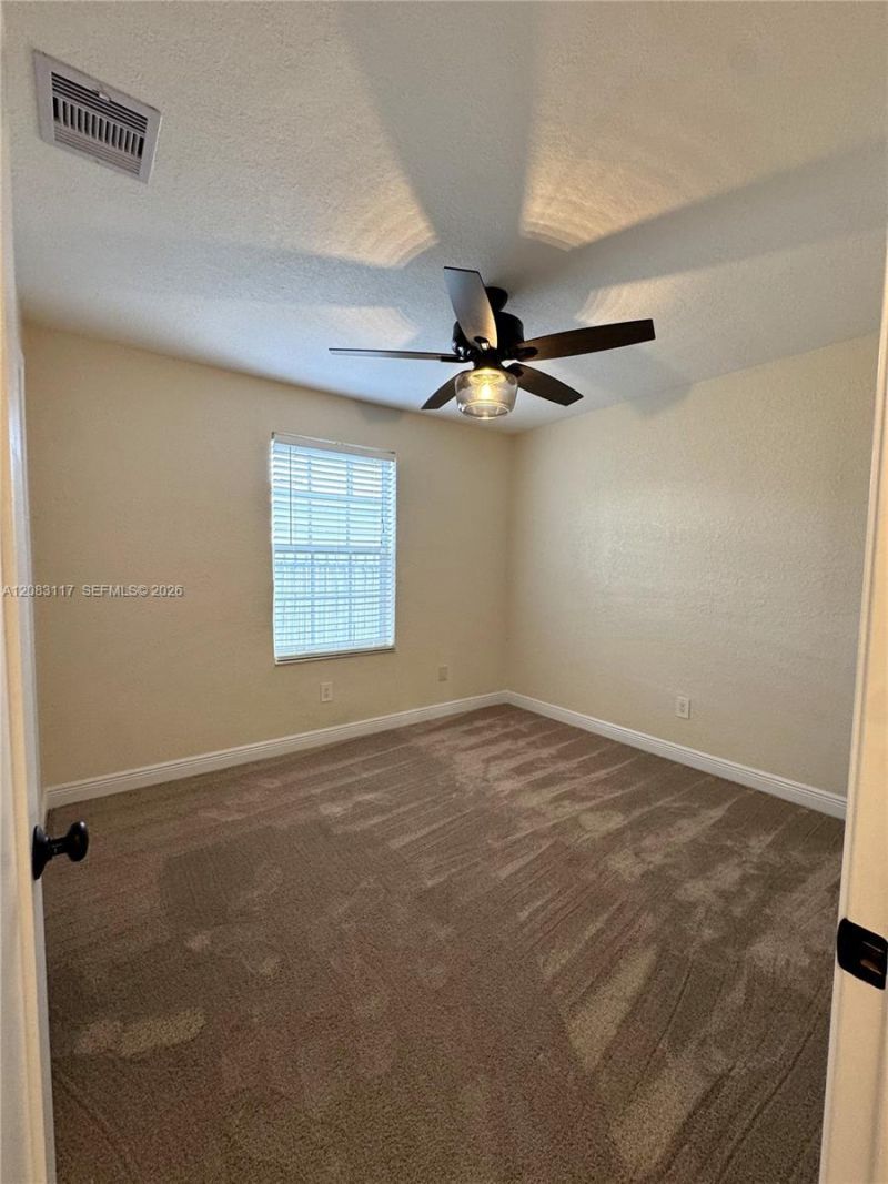 1160 W 33rd Pl , Hialeah, FL 33012 Photo