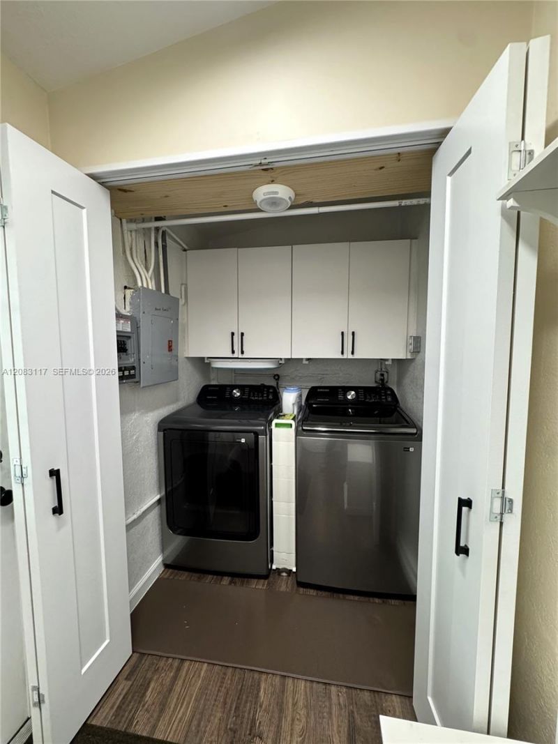 1160 W 33rd Pl , Hialeah, FL 33012 Photo