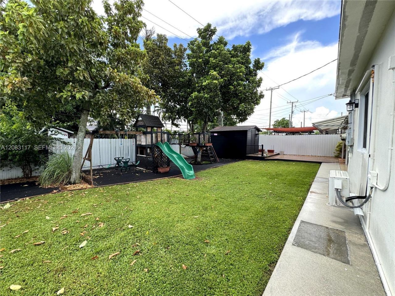 1160 W 33rd Pl , Hialeah, FL 33012 Photo