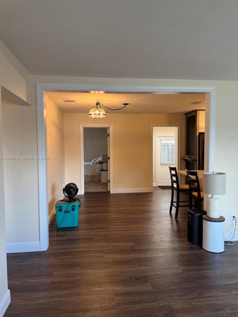 1160 W 33rd Pl , Hialeah, FL 33012 Photo
