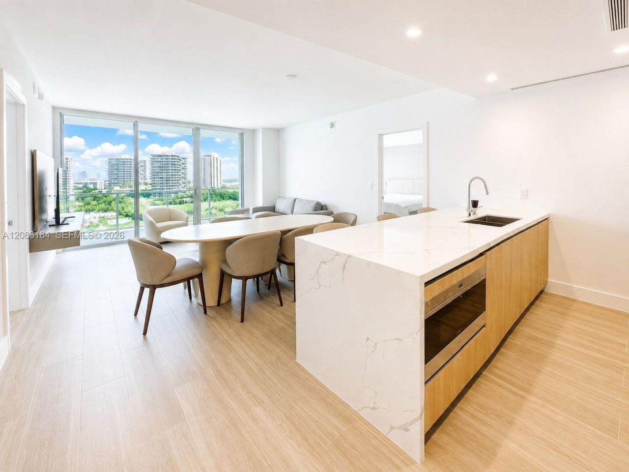 2411 Laguna Cir, Unit 709, Miami, FL 33181 Photo