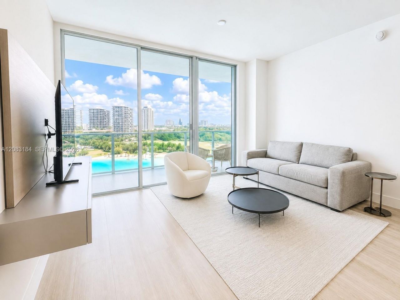 2411 Laguna Cir, Unit 709, Miami, FL 33181 Photo