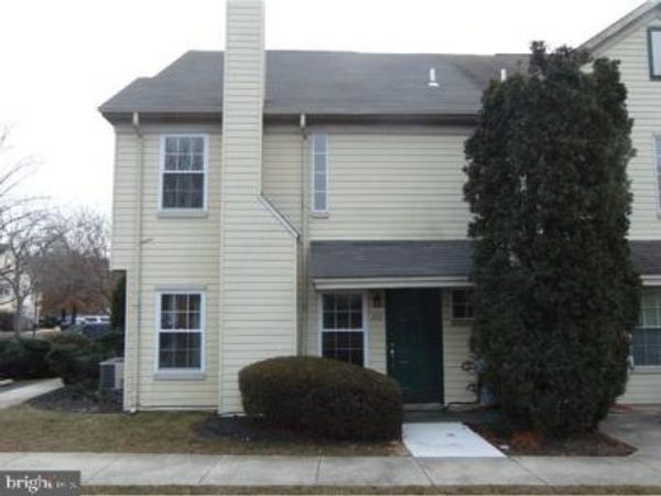 202 STONEBRIDGE BOULEVARD, NEW CASTLE, DE 19720