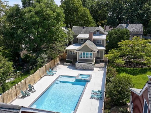 275 W COURT STREET, DOYLESTOWN, PA 18901