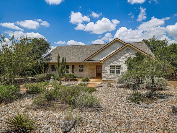 17 Falling Leaf LN, Wimberley, TX 78676
