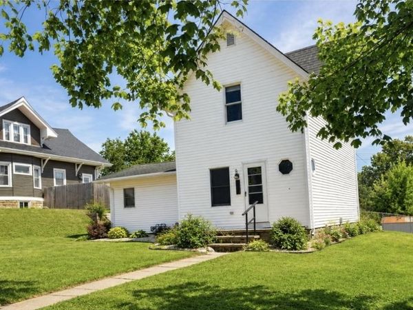 217 N Ford Street, Anamosa, IA 52205