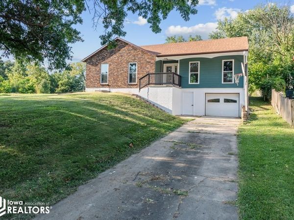 1109 W Van Buren, Centerville, IA 52544