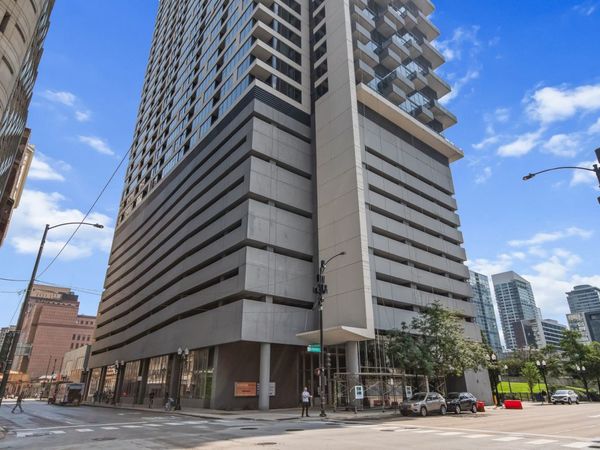 235 W Van Buren Street, Unit 2002, Chicago, IL 60607