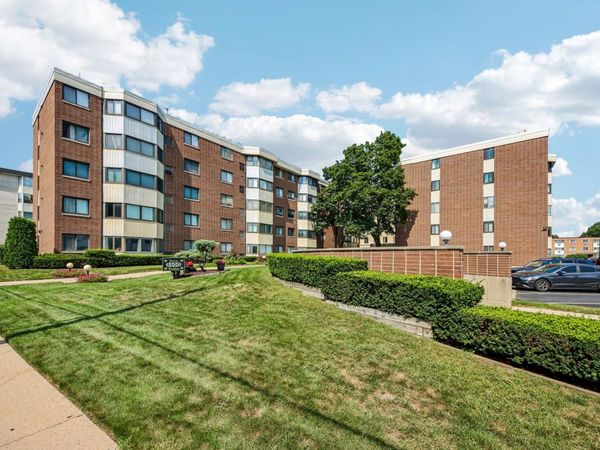 5500 Lincoln Avenue, Unit 507W, Morton Grove, IL 60053