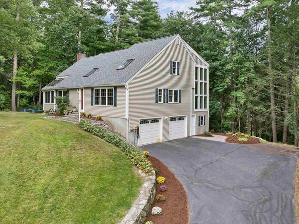 38 Sharon Road, Windham, NH 03087