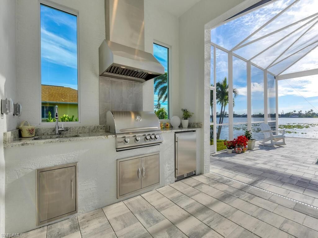 912 SW 4th Pl, Cape Coral, FL 33991 Photo